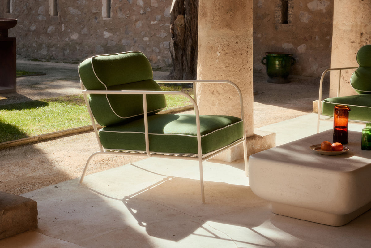 Fauteuil de jardin Maddalena métal beige, coussins vert prairie et liseret blanc - NV GALLERY
