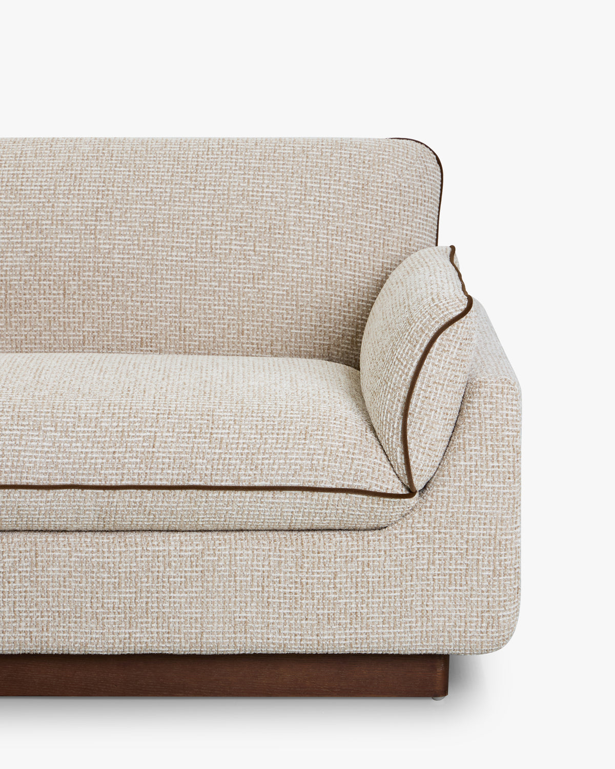 Canapé Elysée - tweed beige marron noisette - dossier et coussins en gros plan