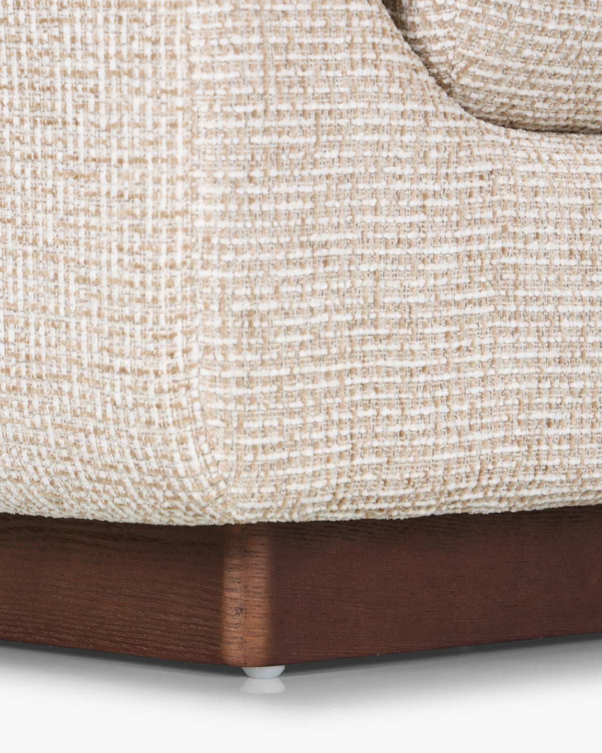 Fauteuil Elysée - bois teinte noyer - piètement en détail