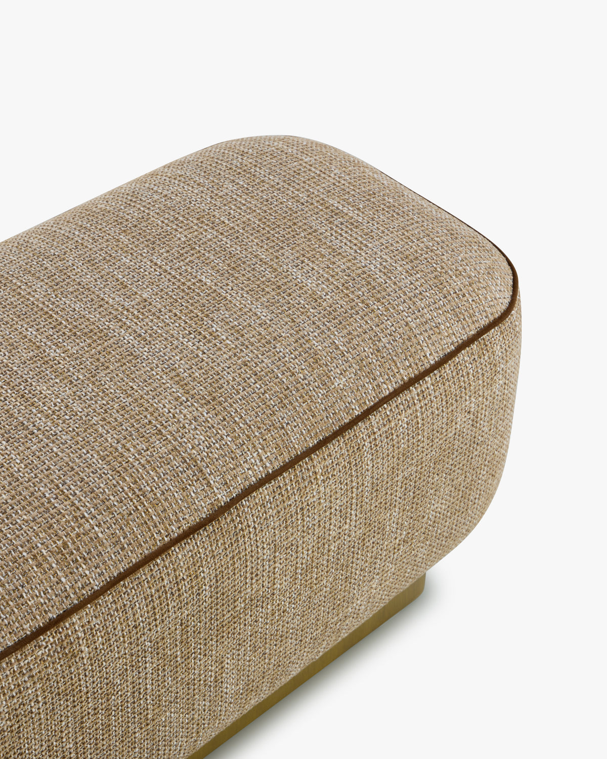 Banc Alyss - tweed taupe sésame et bois bronze brossé - angle et liseré en détail