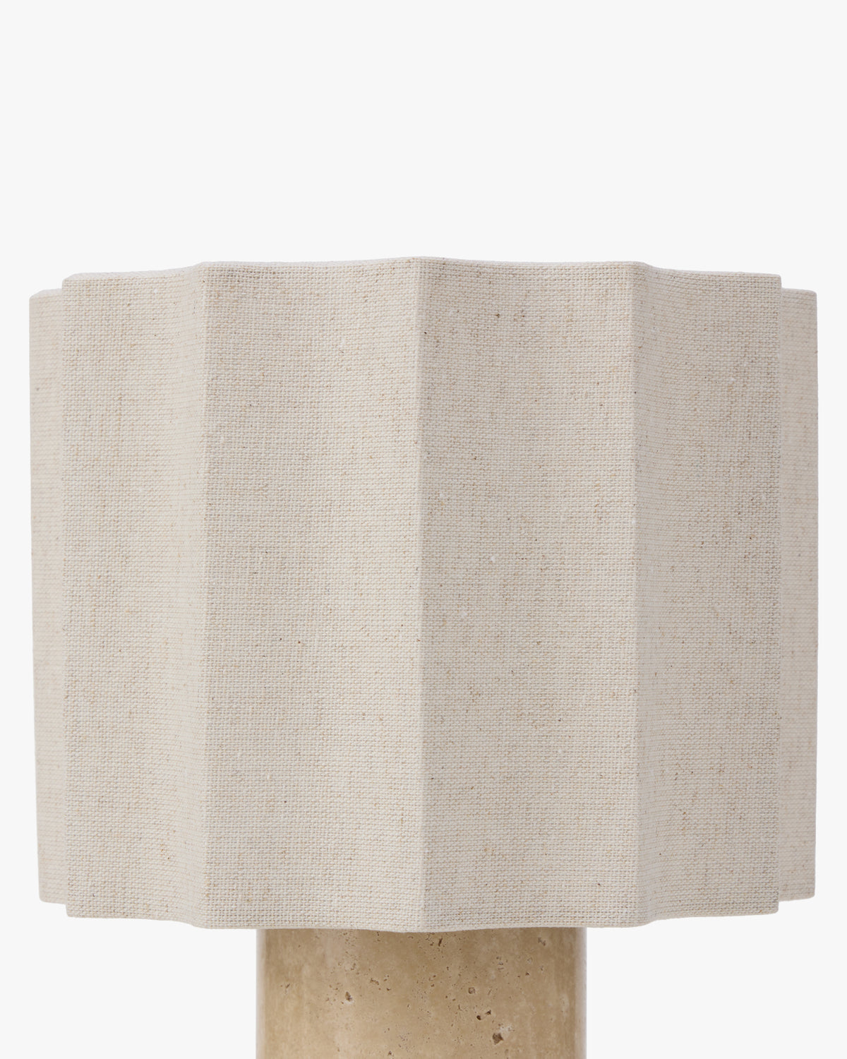 Lampe Bridget - abat-jour lin plissé en gros plan